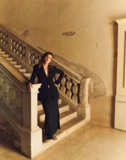 Responsible Finesse Crepe Three Button Blazer -Urban Chic Wear Store mjdk9h 6147 black elevated