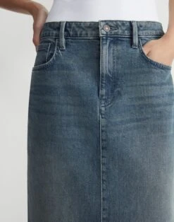 L148 Denim Slit Front Midi Skirt -Urban Chic Wear Store msn88z 1m79 sunfaded detail